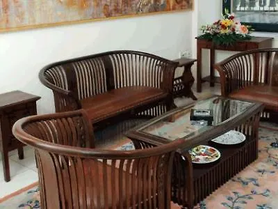 Kinissi Palace